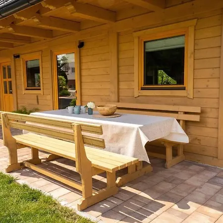 A Nest Under The Karawanks * Zirovnica