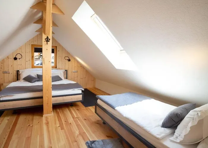 別荘 A Nest Under The Karawanks