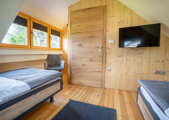 別荘 A Nest Under The Karawanks