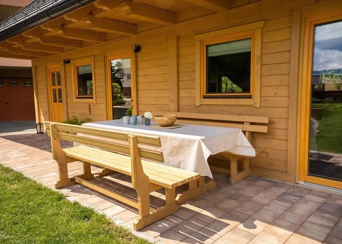 A Nest Under The Karawanks * Zirovnica